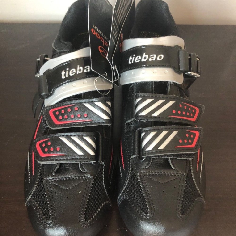 NEW Mens Black w/red accents Tiebao Cycling Shoes Size 9